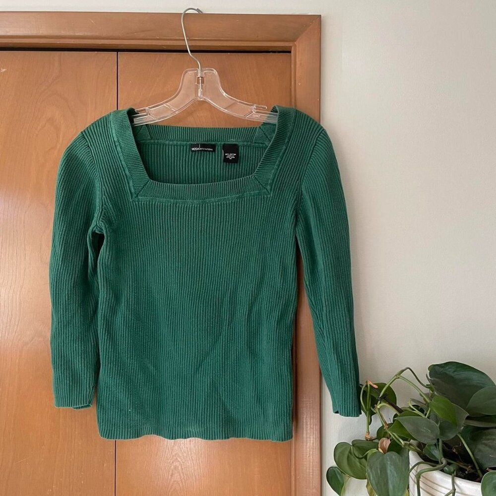 Moda International green ribbed sweater top